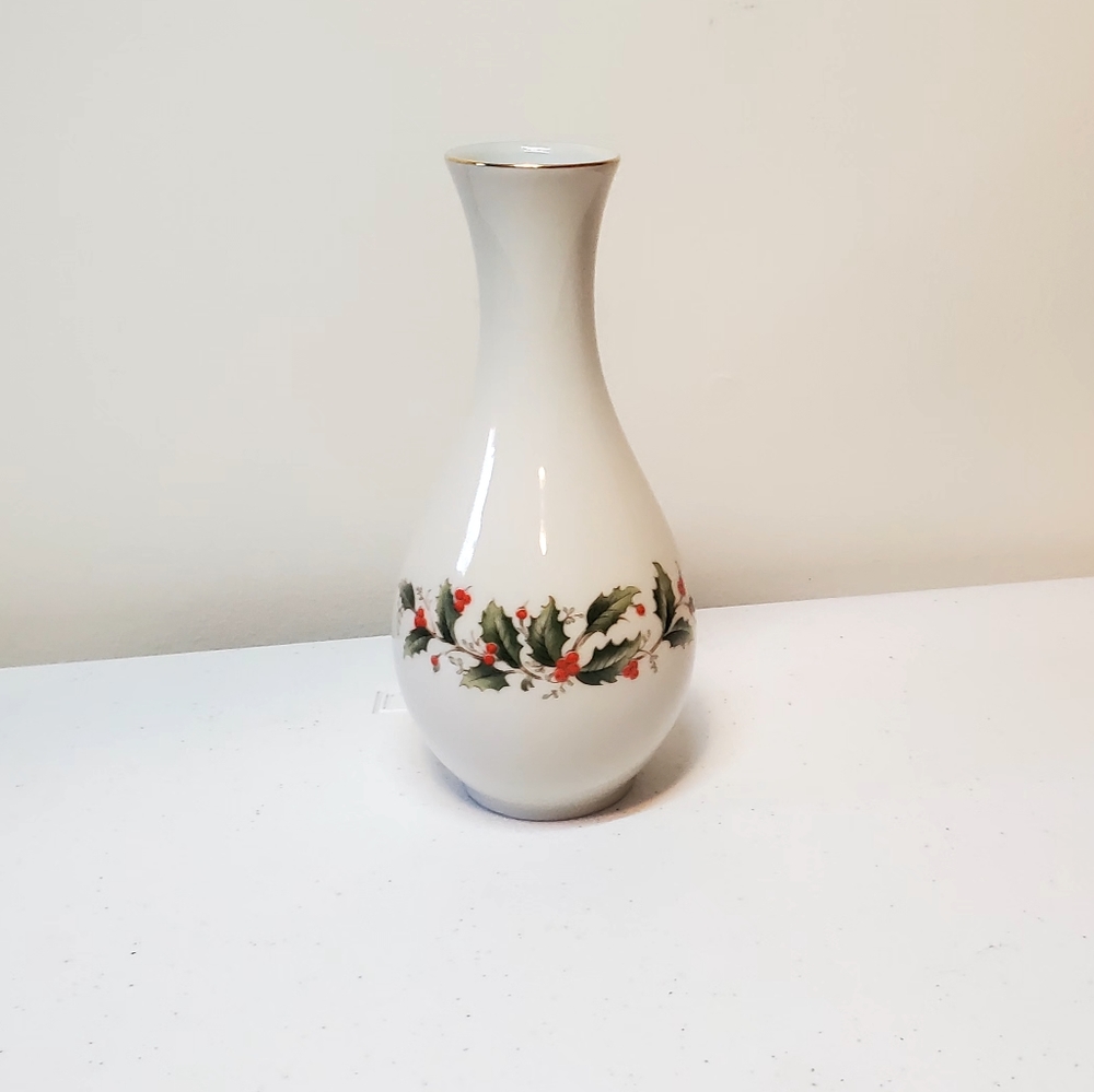 All The Trimmings Holly Bud Vase